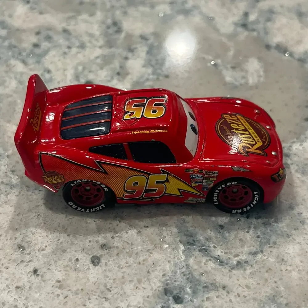 Disney Pixar Cars Diecast 1:55 Scale #95 Lightning McQueen Rust-eze Car & Plush